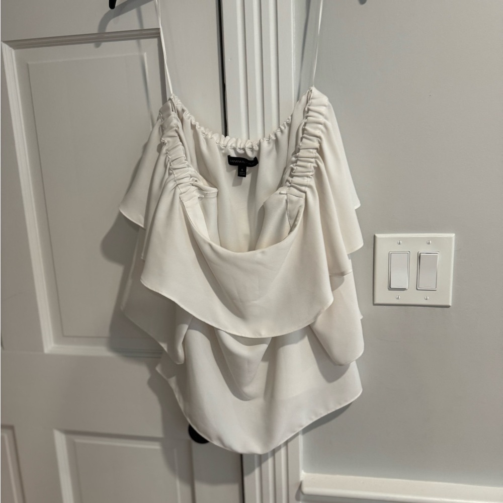 Elegant Banana Republic White Ruffle Women's Top